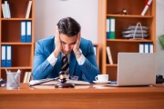 当代职场不可忽视问题：老板与员工暧昧关系频发影响企业运作